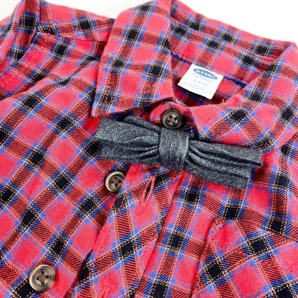 Old navy plaid button down Christmas shirt with attached tie 3-6m